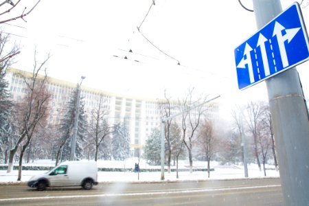 28.01.2021 Iarna în scuarul Parlamentului Republicii Moldova (50883341733)