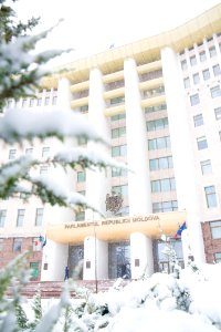 28.01.2021 Iarna în scuarul Parlamentului Republicii Moldova (50884165962)