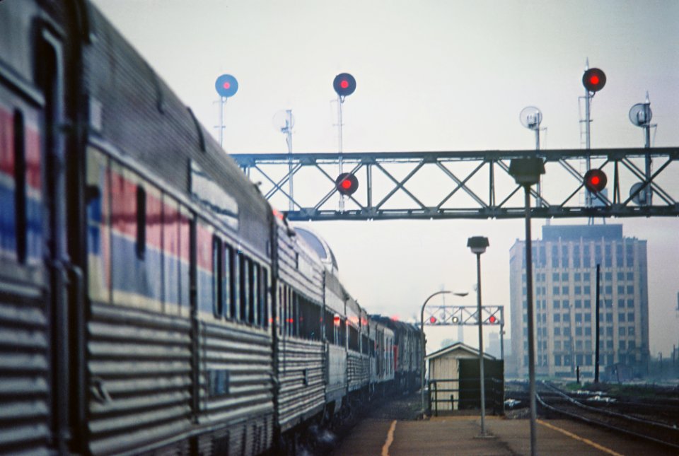 In June of 1978 Roger Puta was standing on the outbound platform of Chicago's Halsted St. Stop of the Burlington Northern commuter service. He was looking west. (33858322443)