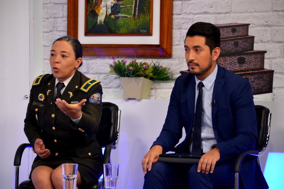 Autoridades del MDI y de la Policía Nacional otorgan entrevistas en medios de comunicación (45369108344)