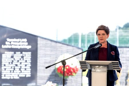 Beata Szydło podczas nadania imienia Prezydenta Lecha Kaczyńskiego Terminalowi LNG w Świnoujściu