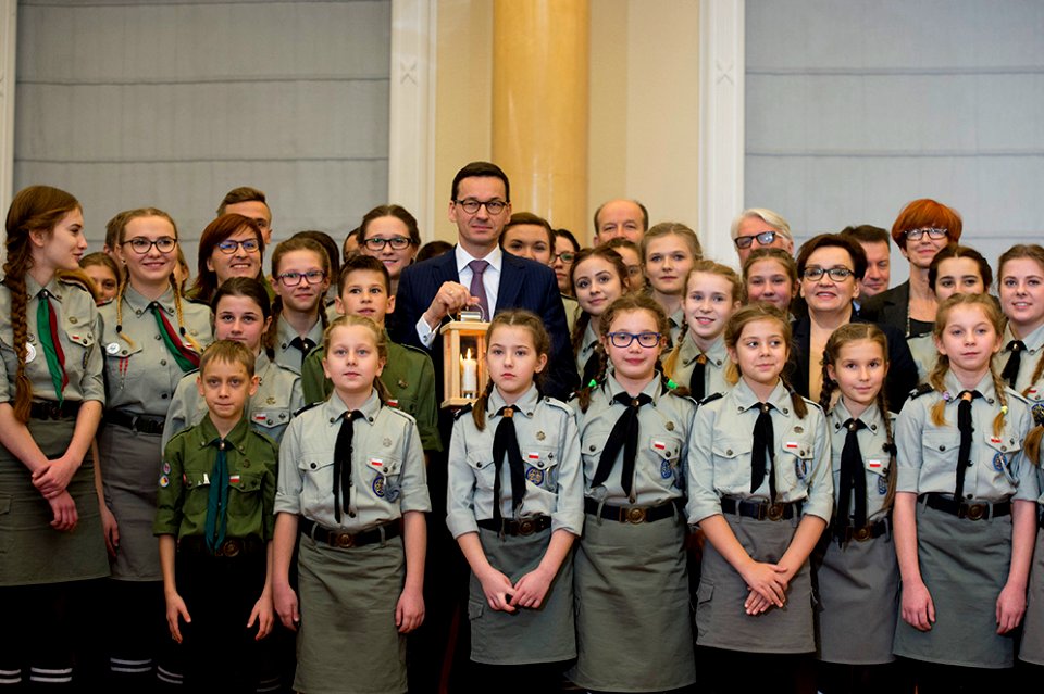 Betlejemskie Światło Pokoju w Kancelarii Premiera (39126008762)