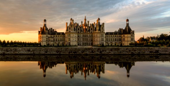 Chambord en lumière naissante (48130507062)