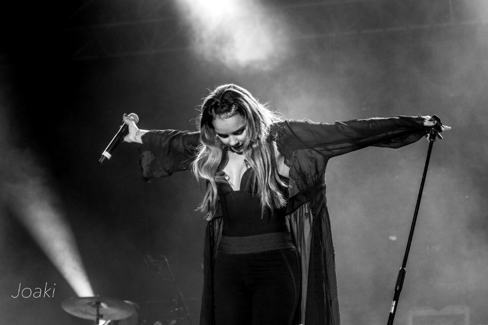 CHENOA CONCIERTO FIESTAS VALLADOLID 2018 IMG 1129-imp (44578557531)