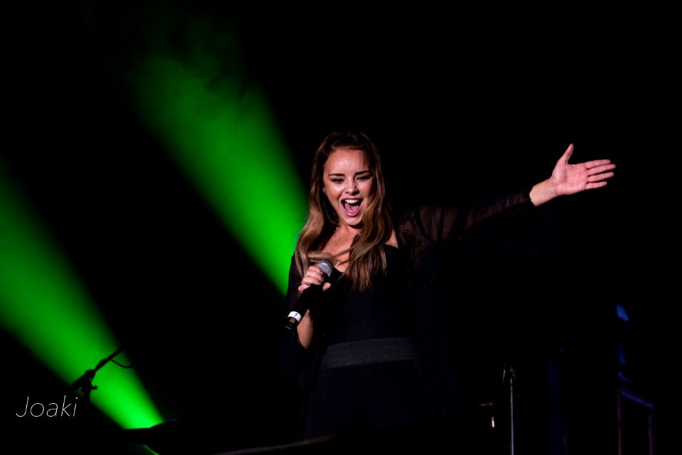 CHENOA CONCIERTO FIESTAS VALLADOLID 2018 IMG 1140-imp (44528576372)