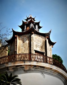 Chinese pagoda (1833, by Antonio Francesconi) of the Villa Doria d'Angri, where Richard Wagner stayed in 1880, during Parsifal composition - Posillipo Naples (35214319036)