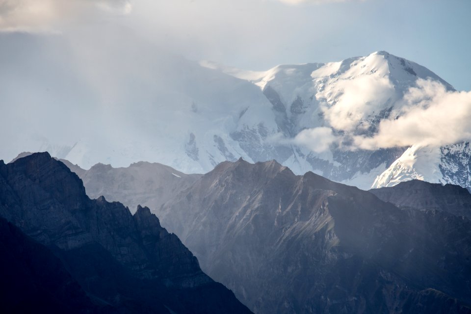 Clouds around Mount Blackburn, Wrangell Mountains (39319221594)