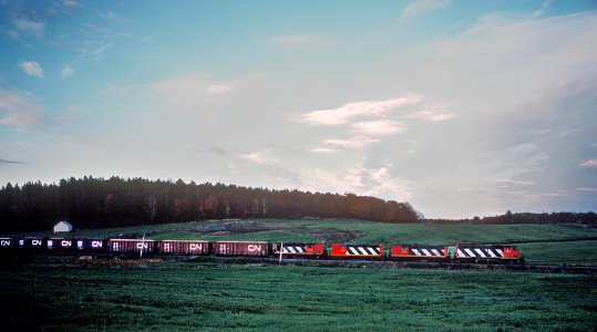 CN 9416 southbound at Ste-Thècle, QC. in October 1981 02 (32067059425)