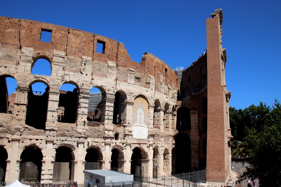 Colosseum (48412934346)