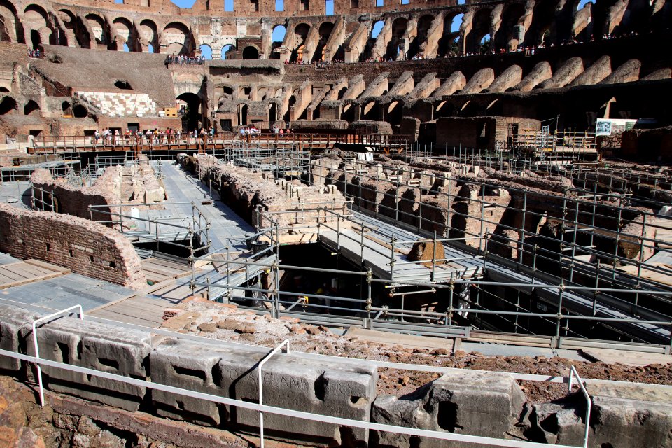 Colosseum (48416087041)
