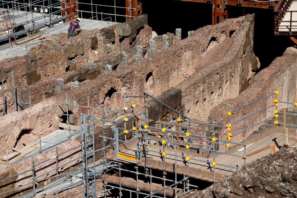 Colosseum (48416119901)