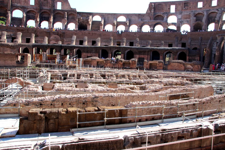 Colosseum (48416250917)