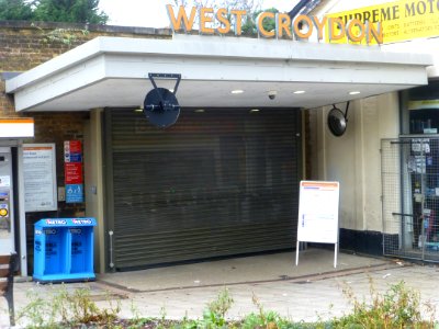 ClosedSideEntr-WestCroydonStn-P1390562 (31208191141)
