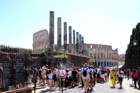 Colosseum (48412835856) photo