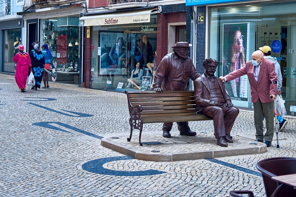 Conversing (51611277755)