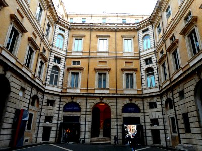 Court-yard of the Braschi palace in Rome (1791-1796) by architect Cosimo Morelli (39112288060)