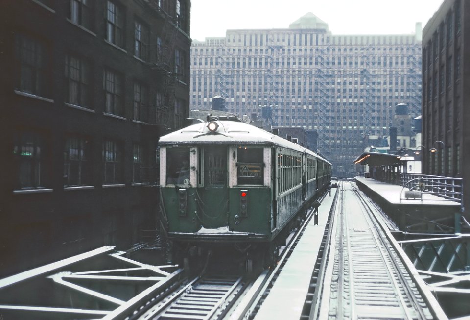 CTA 6-car 4000 series Ravenswood A train near Grand Ave. Station, Chicago, IL om February 2, 1968 (22233419570)
