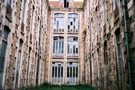 Dilapidated Beauty (51611052949)
