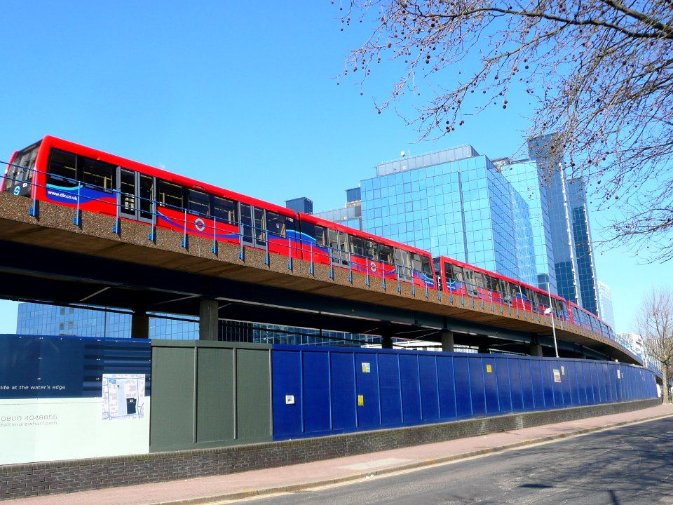 DLR-B07-133-NrCrossharbour-P1140675 (36579734076)