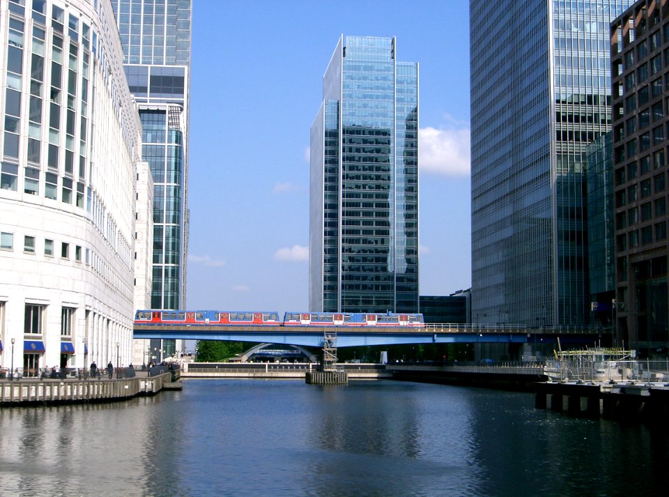 DLR-MiddleDock-CIMG0219 (35791143054)