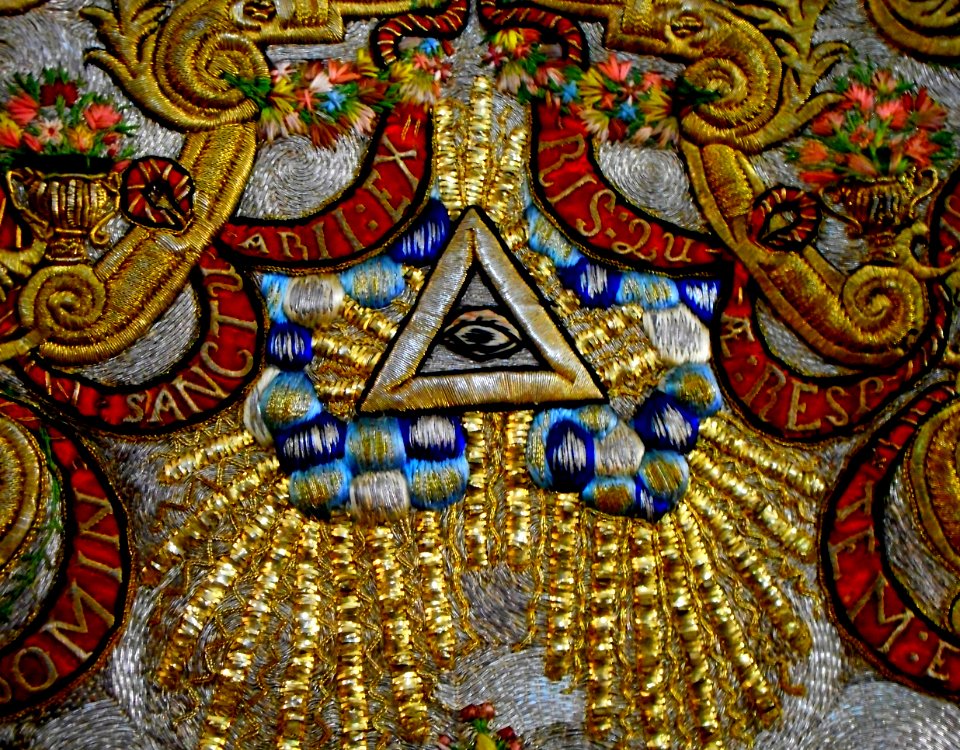 Detail of the holy vestment - Embroidery (about 1725) of Polish manufacture - Museum Quadreria dei Girolamini in Naples (44855930945)