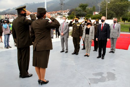 Donación de vehículos para la Policía Nacional (50544578358)