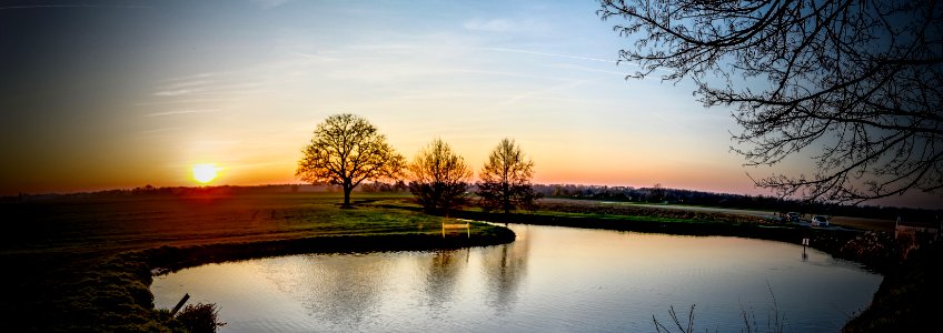 Drama-sunset in the countryside (47454379281)