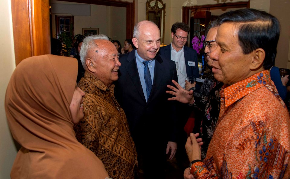 Dubes Donovan Menerima Kunjungan Direktur Eksekutif Program Fulbright (38971894070)