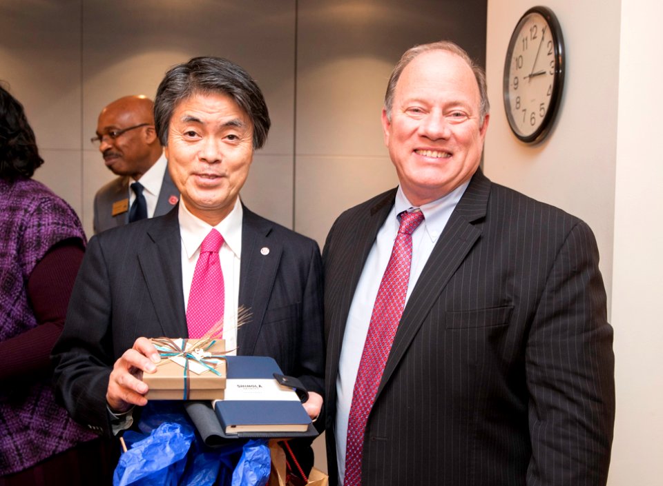 Duggan-Mayor Ota Toyota City-Sister Cities Japan meeting-2132 (38363392962)