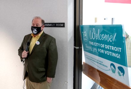 Duggan voting at Butzel Family Ctr.-2433 (50432829863)