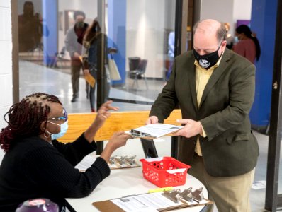 Duggan voting at Butzel Family Ctr.-2373 (50432835698)