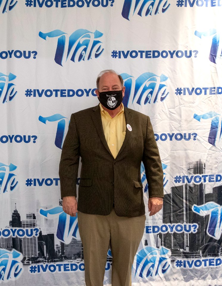 Duggan voting at Butzel Family Ctr.-2426 (50433524311)