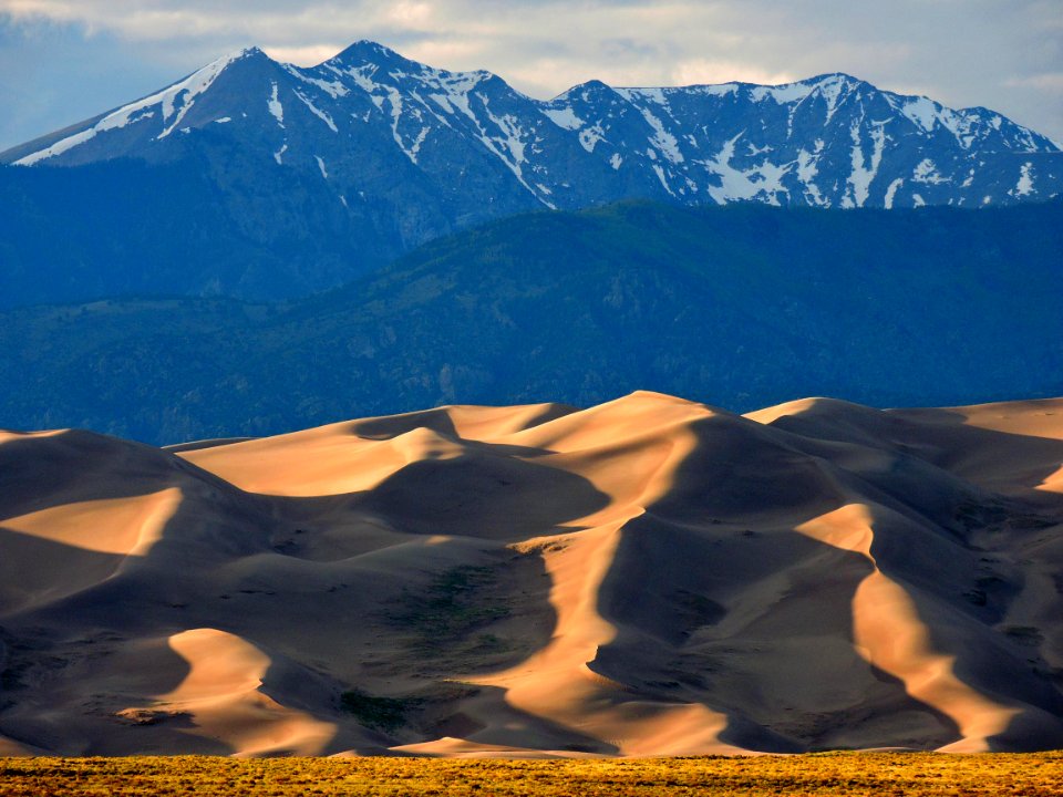 Dune Ridges and Cleveland Peak (35307440576)