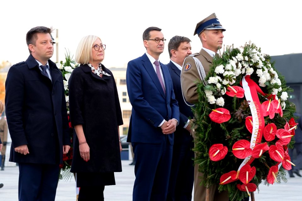 Dzień Papieski złożenie wieńca pod Krzyżem Papieskim w Warszawie