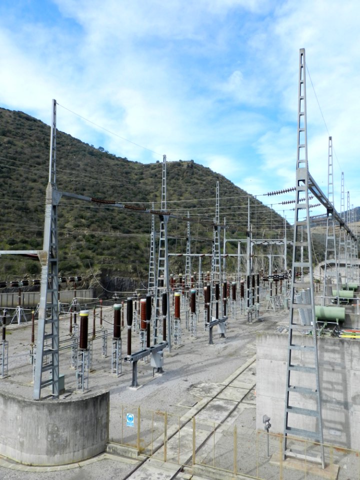 Electrical mess (47950453213)