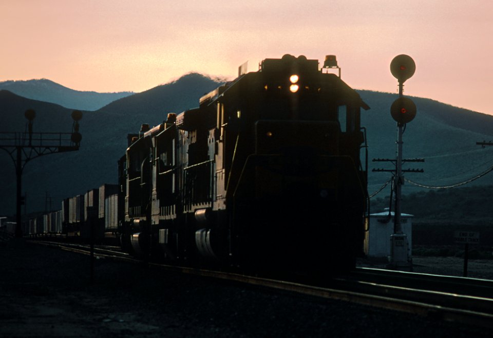 Early Morning at Sandcut, CA. Santa Fe Trains -- 4 Photos (30941423790)