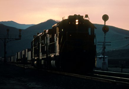 Early Morning at Sandcut, CA. Santa Fe Trains -- 4 Photos (30941423790)