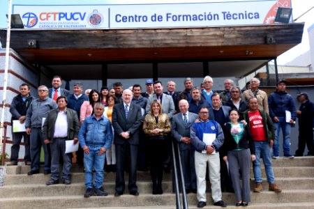 ENTREGA DE BENEFICIOS PARA PEQUEÑOS MINEROS DE LA PROVINCIA DE PETORCA (30745438938)