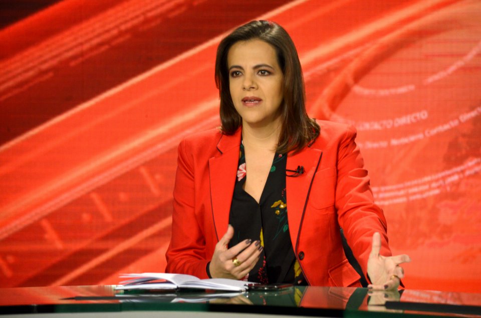Entrevista ministra Romo en Ecuavisa tratando temas de interés nacional (33753283178)