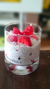 Strawberry chia seeds pudding