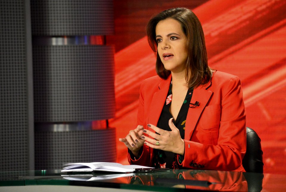 Entrevista ministra Romo en Ecuavisa tratando temas de interés nacional (33753273008)
