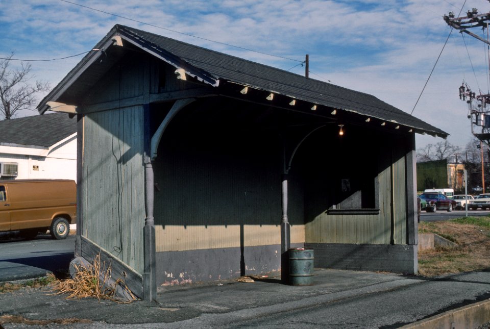 Ex-PRR Waiting Shelter in Bowie, MD in December 1978 (33945459986)