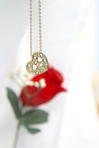 Flower heart gold
