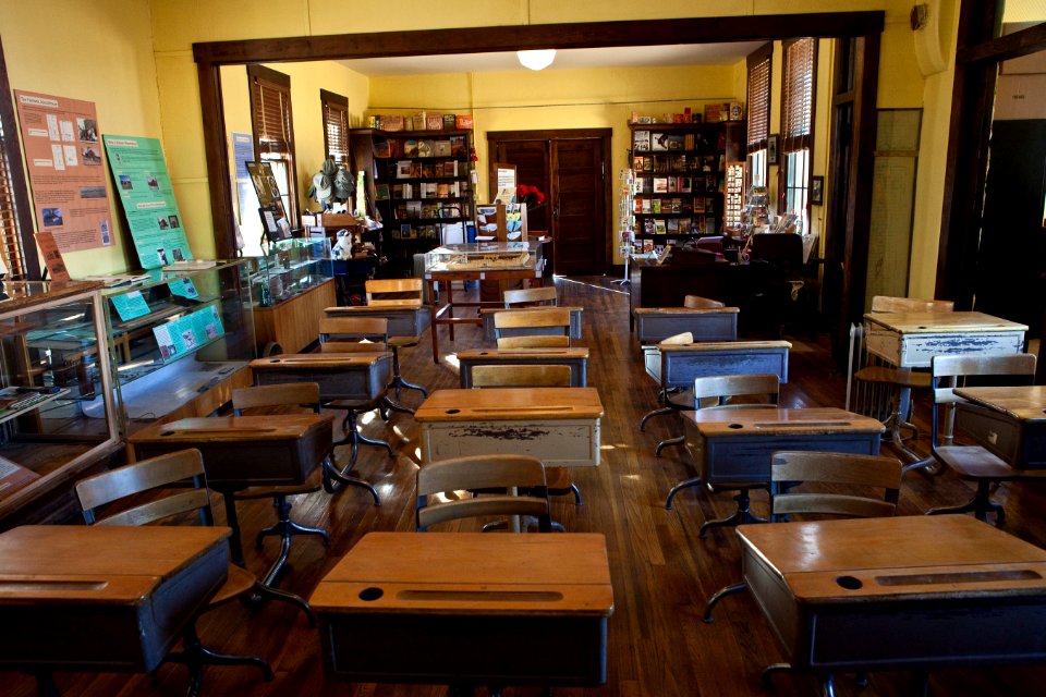 Fairbank Schoolhouse (26426784790)