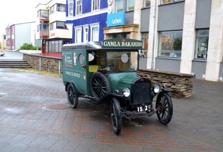 Fabulous Old Ford, Isafjordur, Iceland (48756419341)