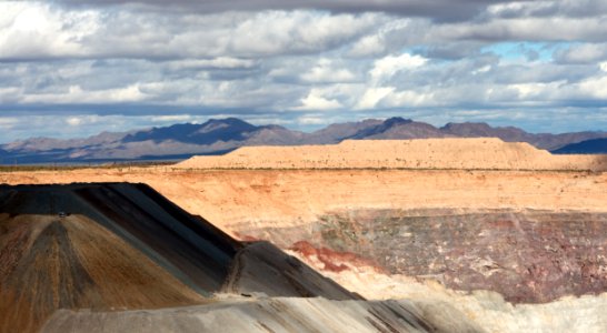 Far Side of Pit (8670178222)