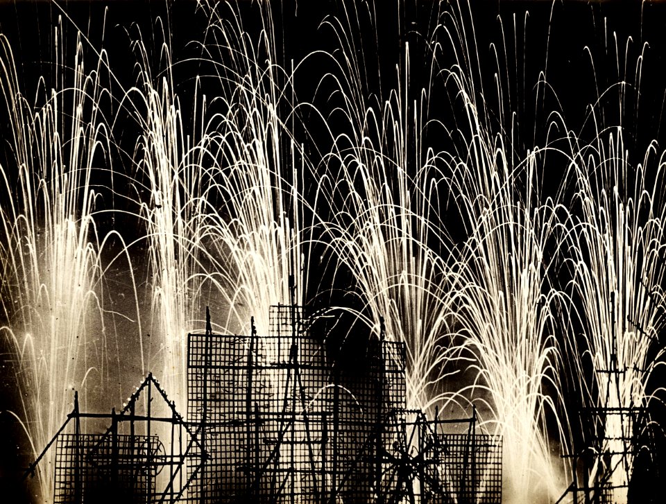 Federation fireworks for the Duke and Duchess of York in Brisbane in 1901 (7220264150)
