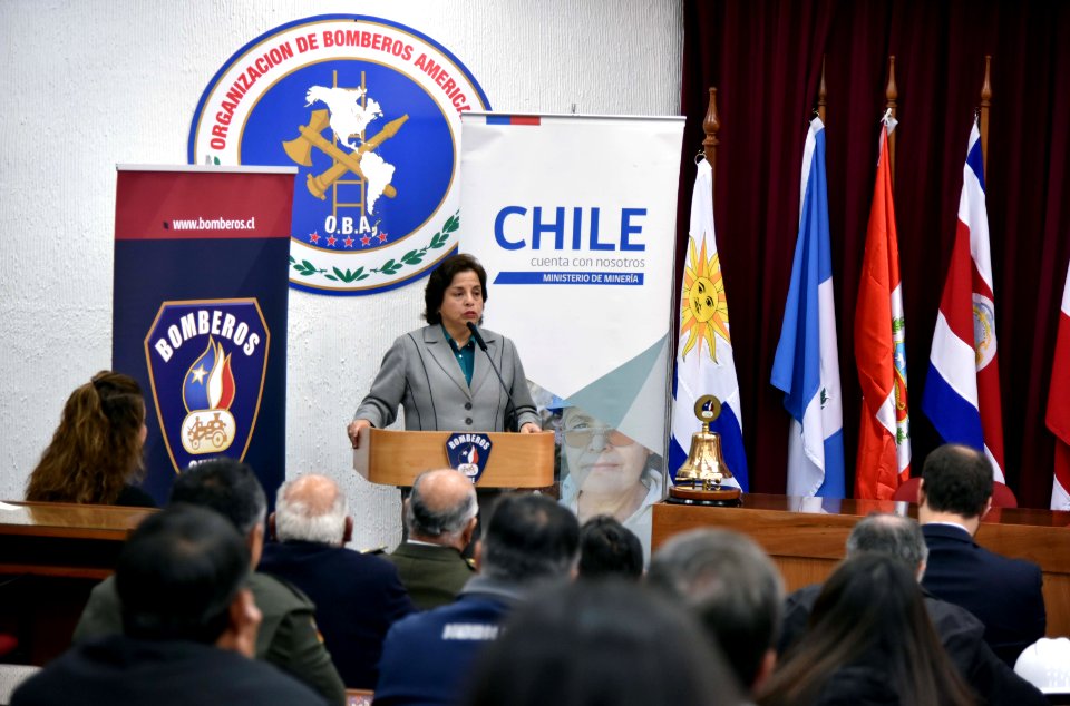 FIRMA DE COOPERACIÓN ENTRE BOMBEROS Y MINISTERIO DE MINERÍA (36804233301)