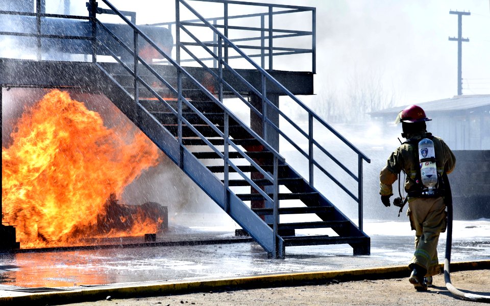 FIRMA DE COOPERACIÓN ENTRE BOMBEROS Y MINISTERIO DE MINERÍA (36804239551)