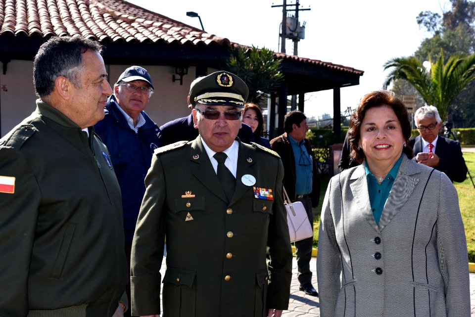 FIRMA DE COOPERACIÓN ENTRE BOMBEROS Y MINISTERIO DE MINERÍA (36547882540)